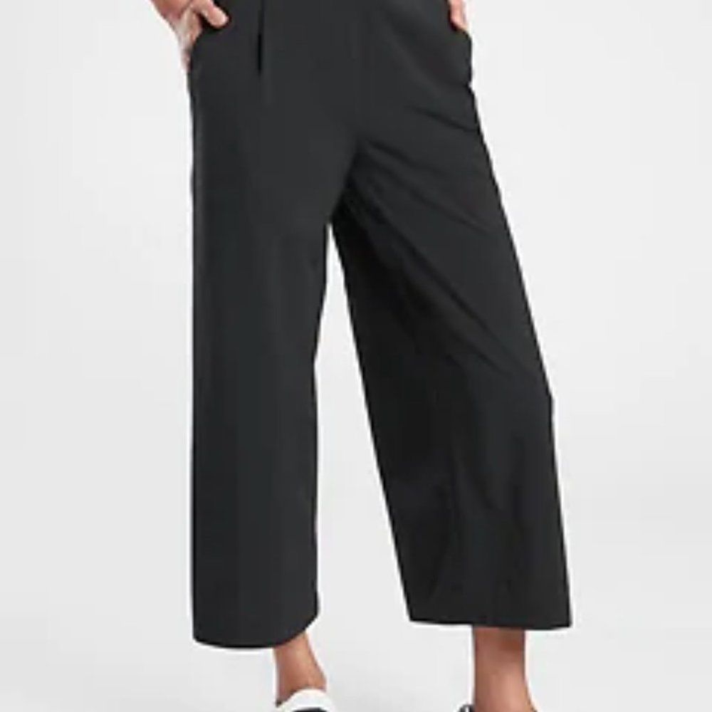 Athleta Brooklyn Wide Leg Crop - NWT - Size 14
